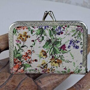 Rimco Vintage Travel Sewing Kit Kiss Lock Closure Floral Fabric All Original